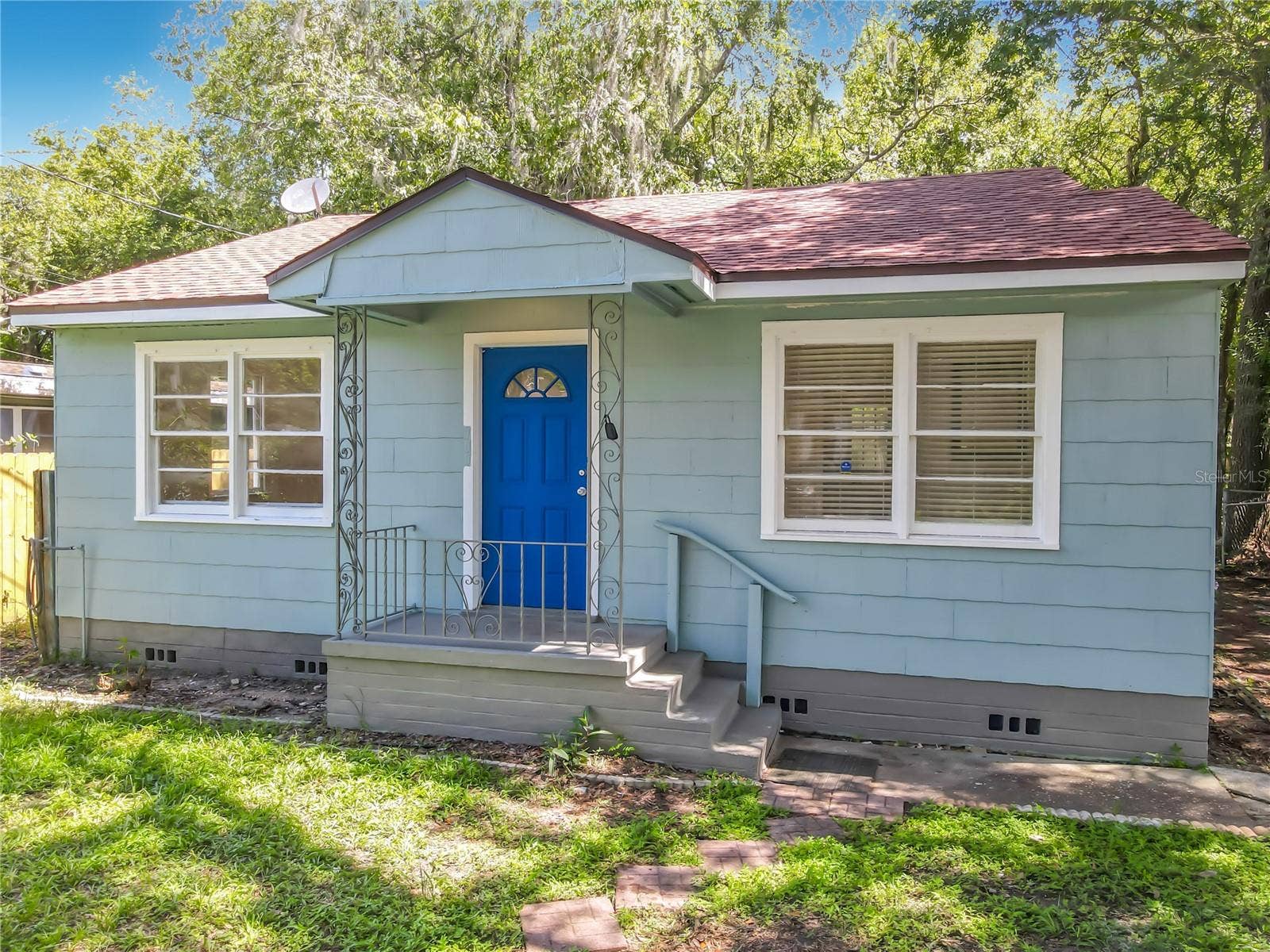 709 EDWARDS STREET, Daytona Beach, FL 32114 front porch