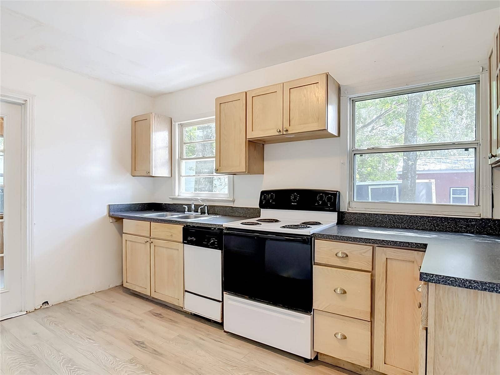 709 EDWARDS STREET, Daytona Beach, FL 32114 plenty of cabinets