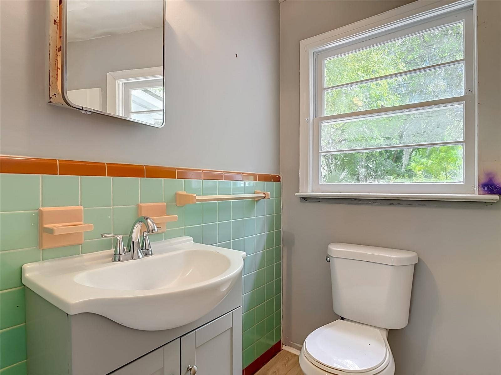 709 EDWARDS STREET, Daytona Beach, FL 32114 vanity