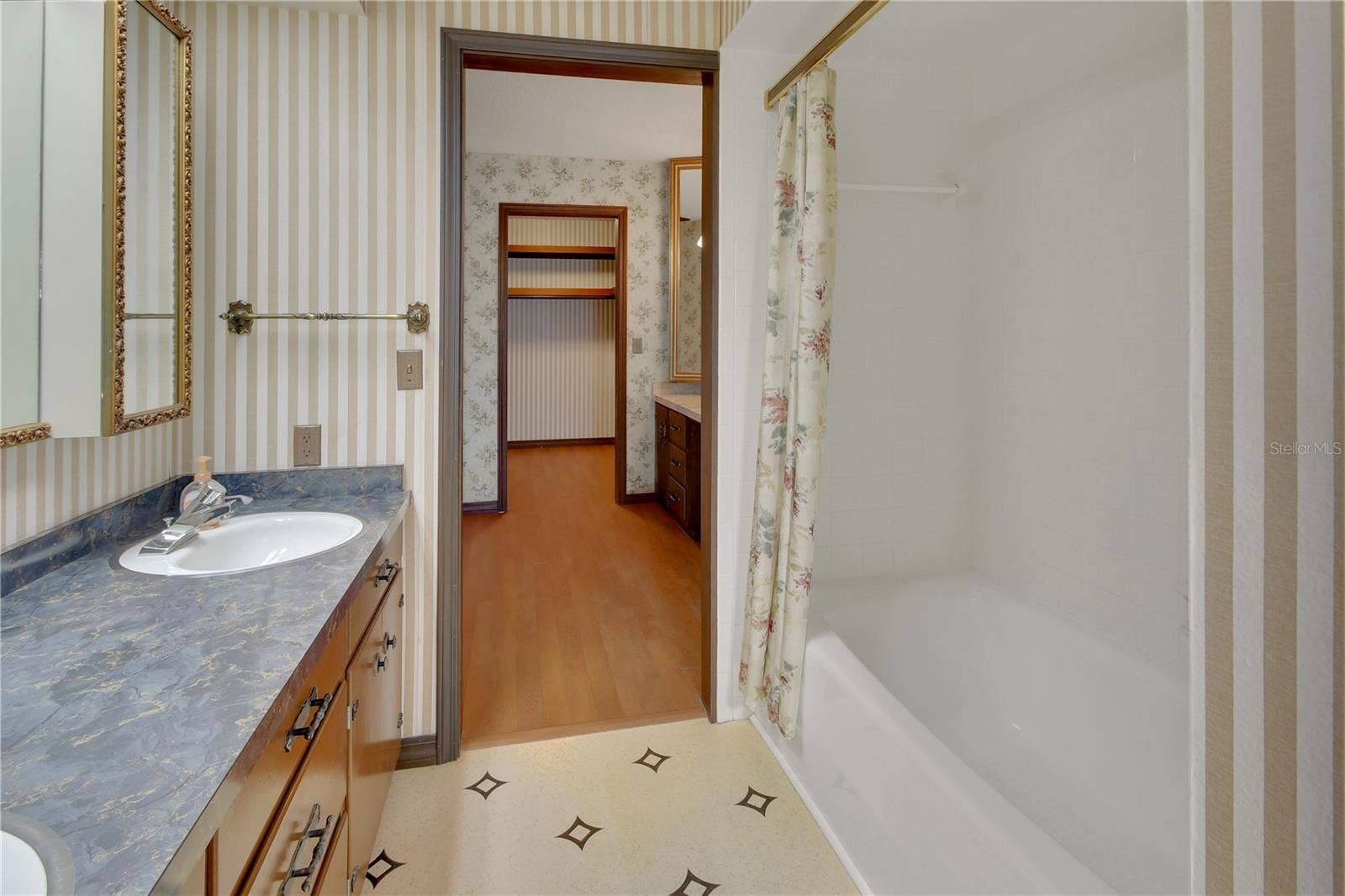 601 GLENWOOD ROAD, Deland, FL 32720 601 GLENWOOD ROAD, Deland, FL 32720