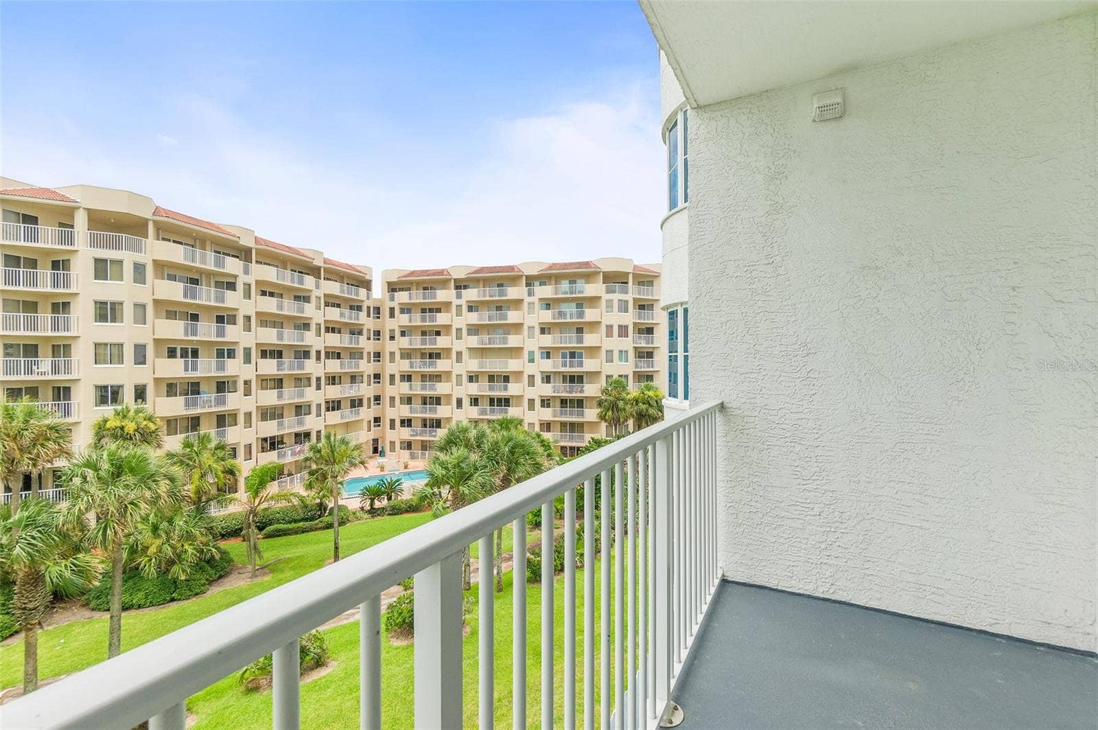2 OCEANS WEST BOULEVARD, #406, Daytona Beach Shores, FL 32118