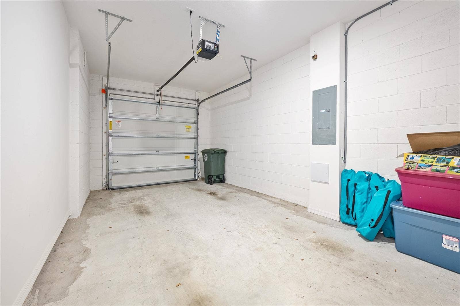 166 REENA DRIVE, Daytona Beach, FL 32117 Garage door opener