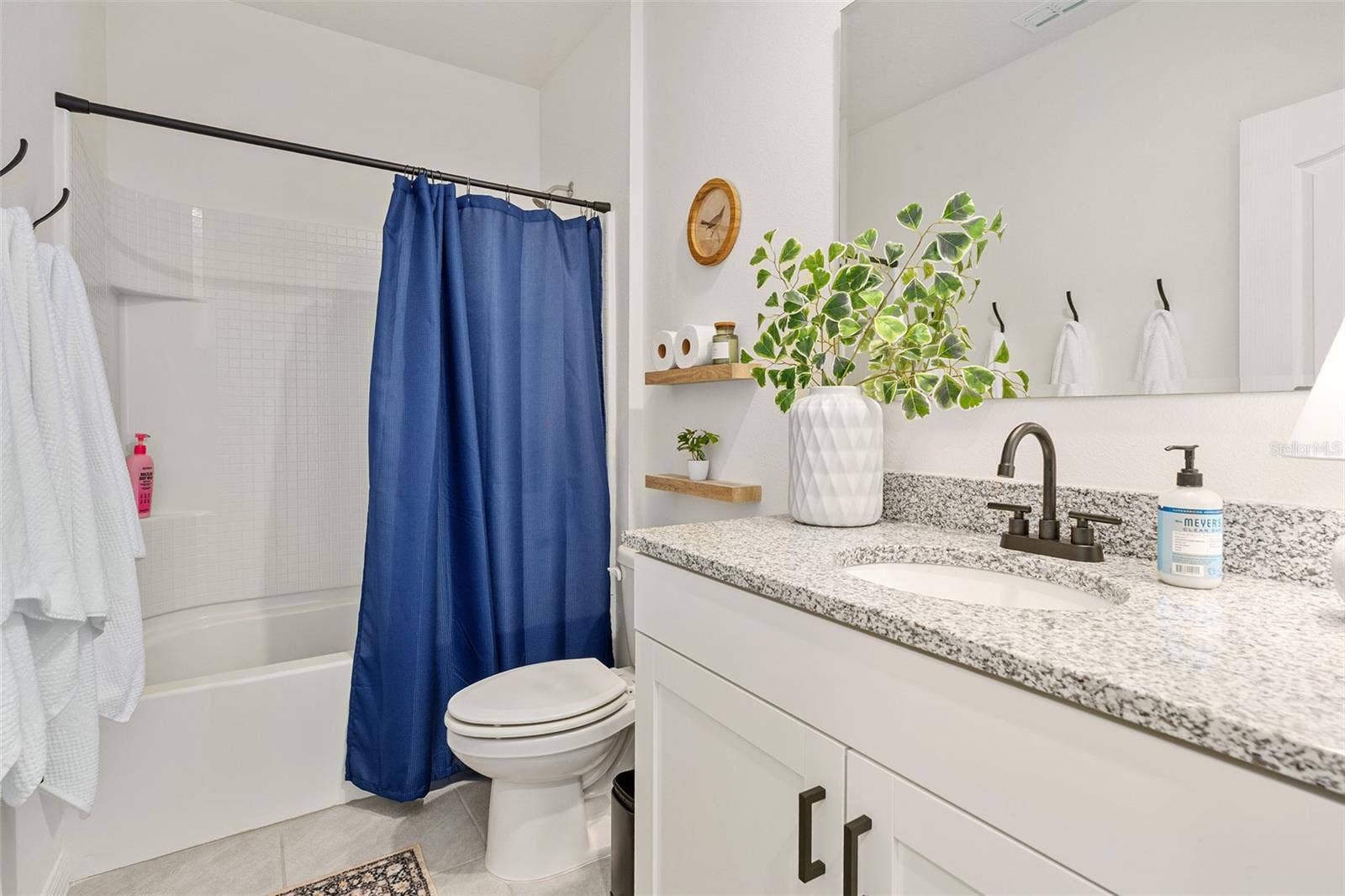 166 REENA DRIVE, Daytona Beach, FL 32117 Main bath, tub/shower combo