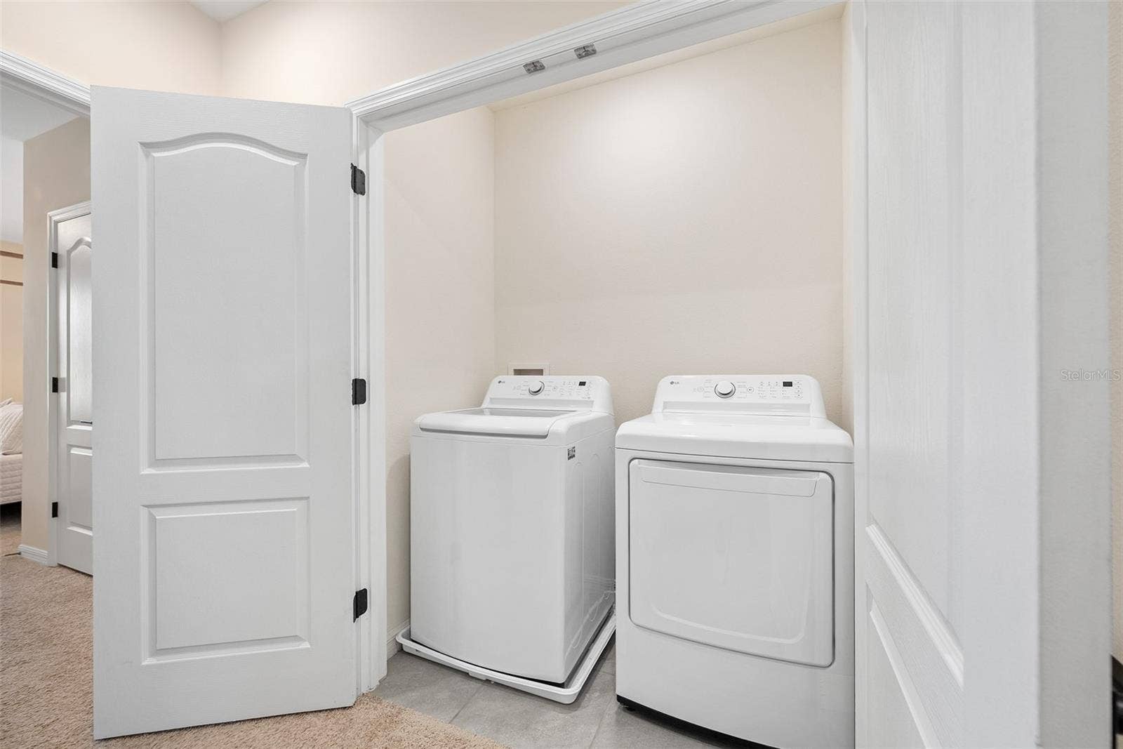 166 REENA DRIVE, Daytona Beach, FL 32117 No carrying laundry down to come back up