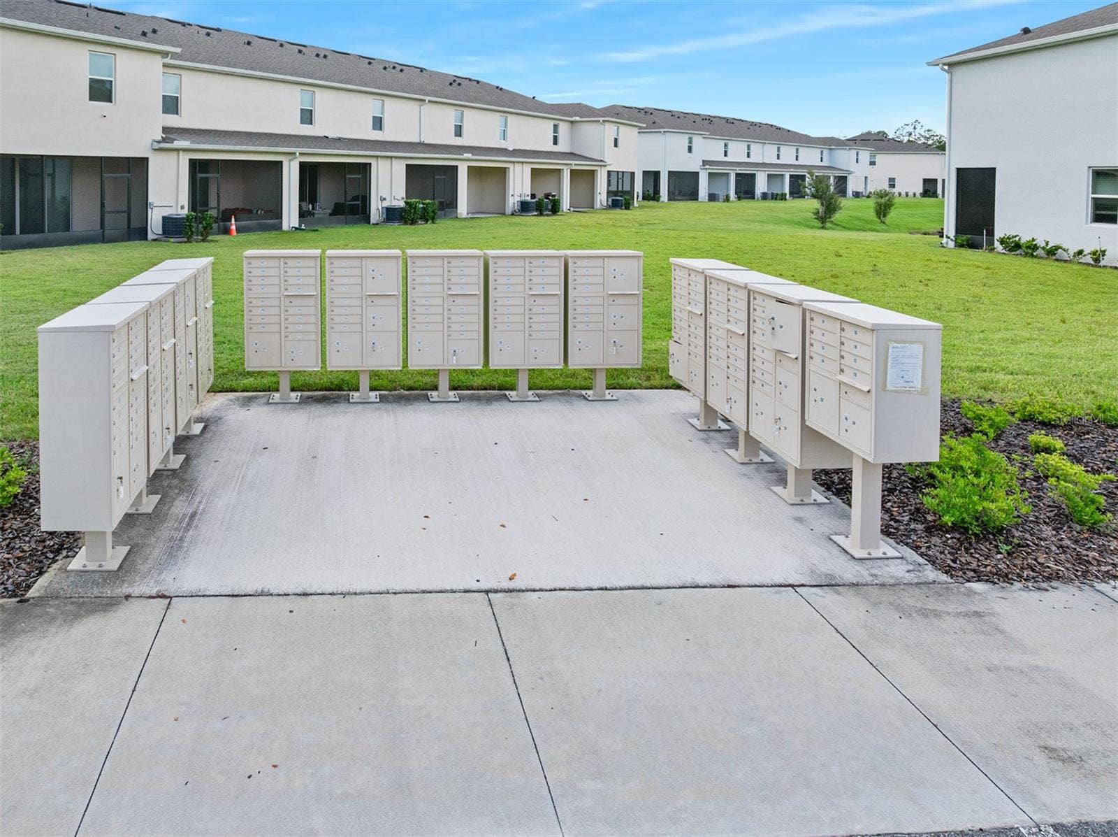 166 REENA DRIVE, Daytona Beach, FL 32117 Mailbox pod