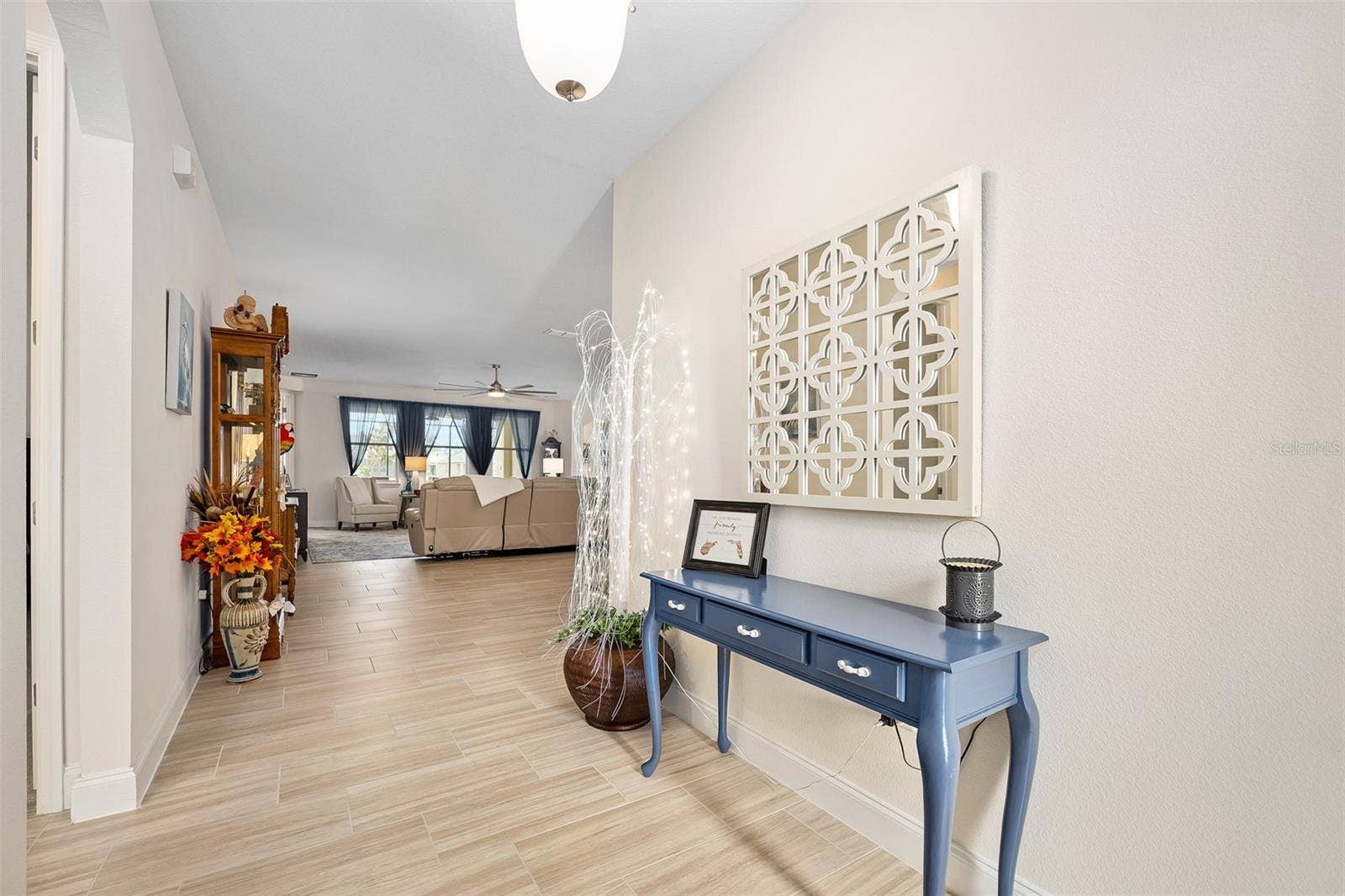 2844 MONAGHAN DRIVE, Ormond Beach, FL 32174 Bright entry