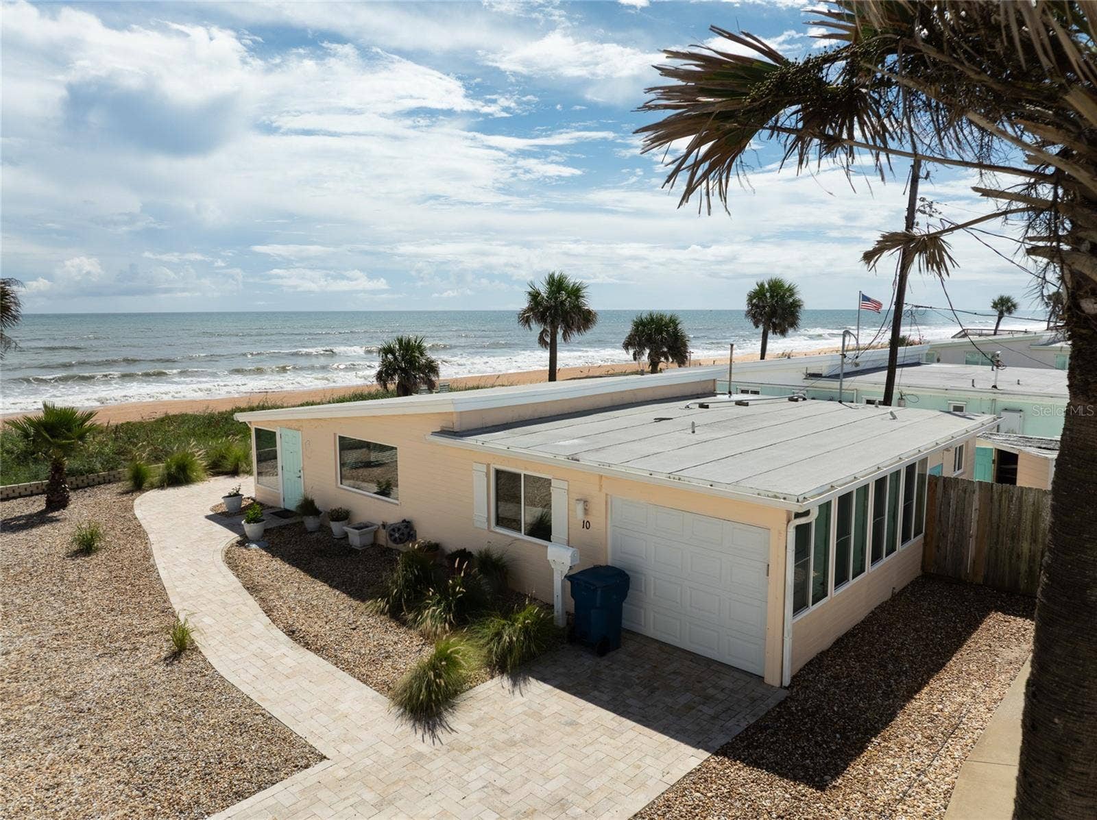 10 OCEAN EDGE DRIVE, Ormond Beach, FL 32176 Steps from the ocean!