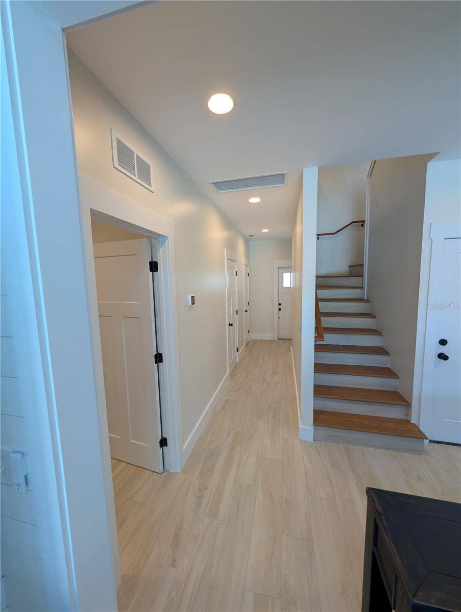 414 JESSAMINE BOULEVARD, Daytona Beach, FL 32118 Main House...2nd floor hallway