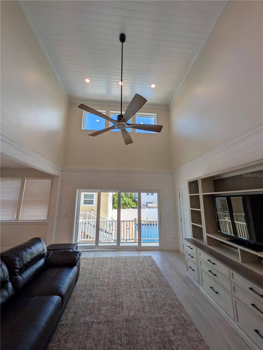 414 JESSAMINE BOULEVARD, Daytona Beach, FL 32118 Main House...living room