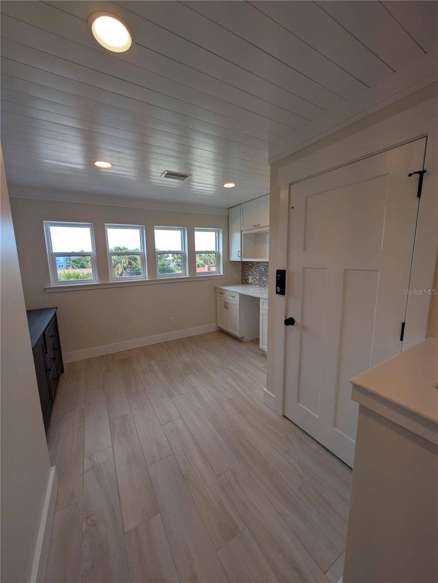 414 JESSAMINE BOULEVARD, Daytona Beach, FL 32118 Main House...3rd floor kitchette