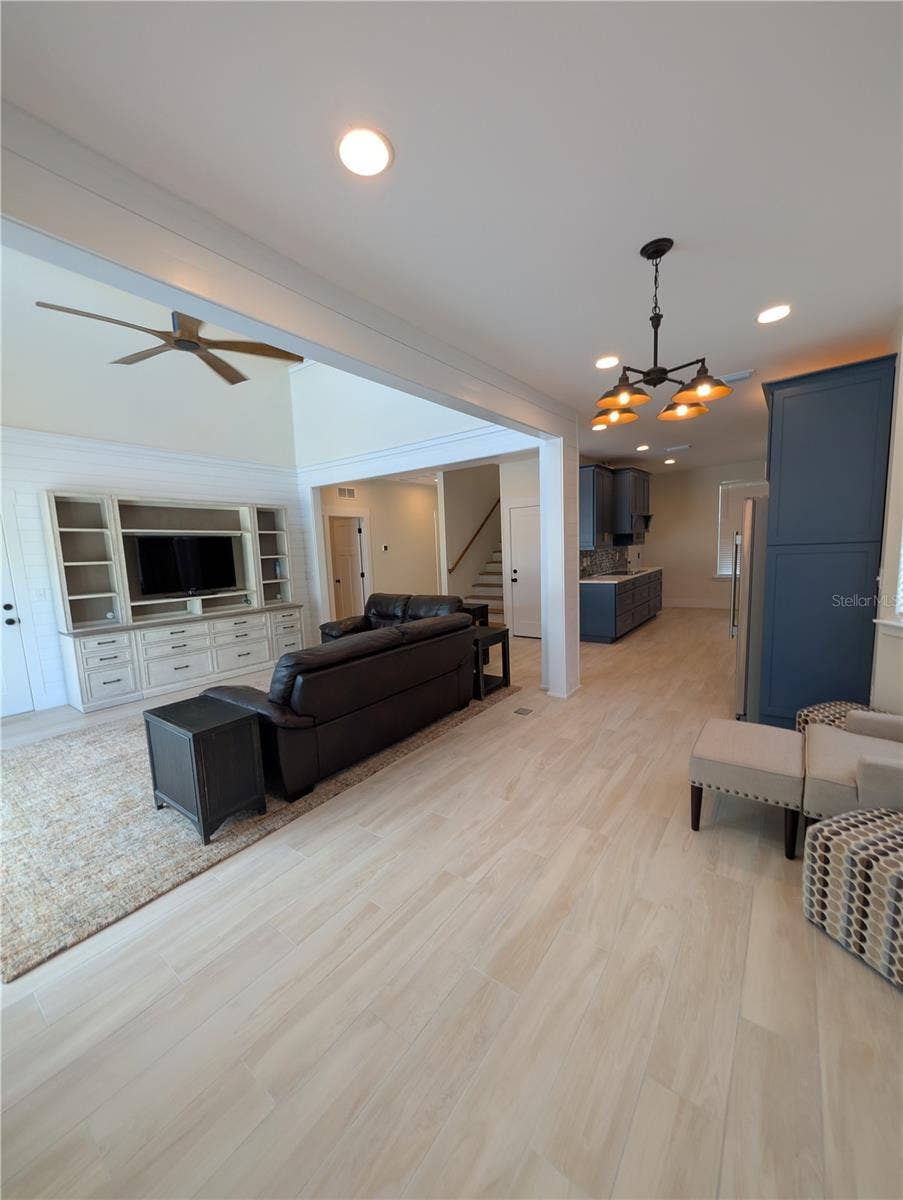 414 JESSAMINE BOULEVARD, Daytona Beach, FL 32118 Main House...living room