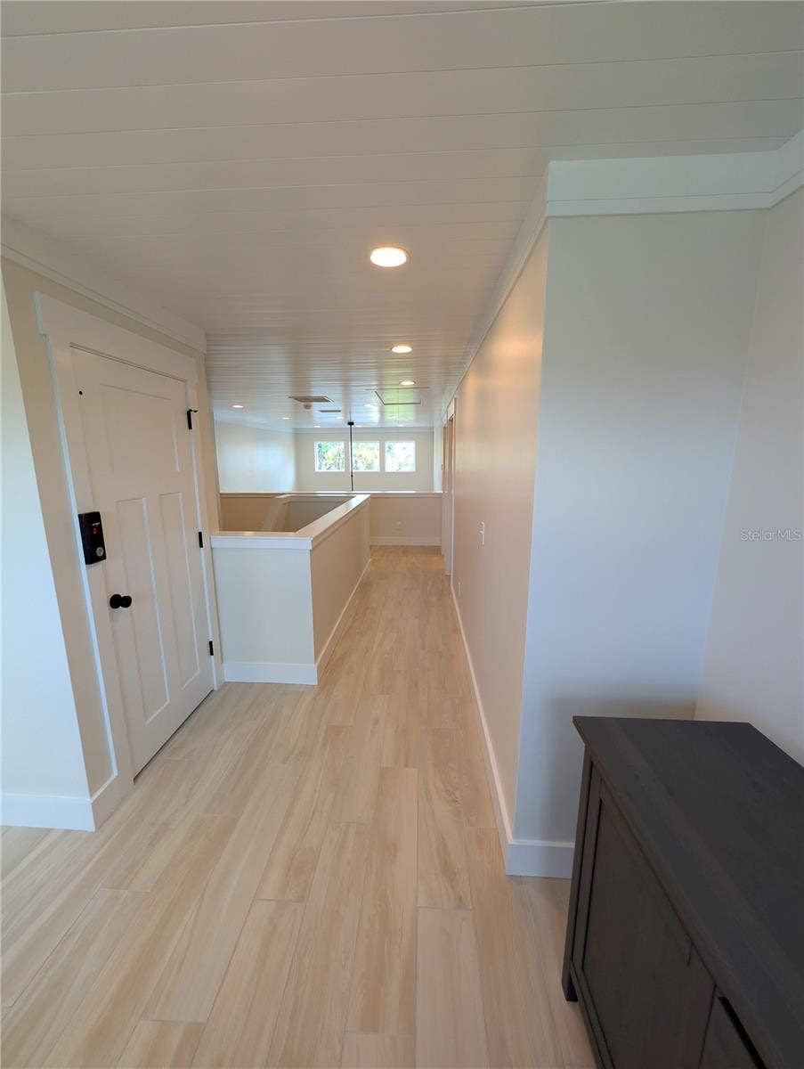 414 JESSAMINE BOULEVARD, Daytona Beach, FL 32118 Main House...3rd floor hallway