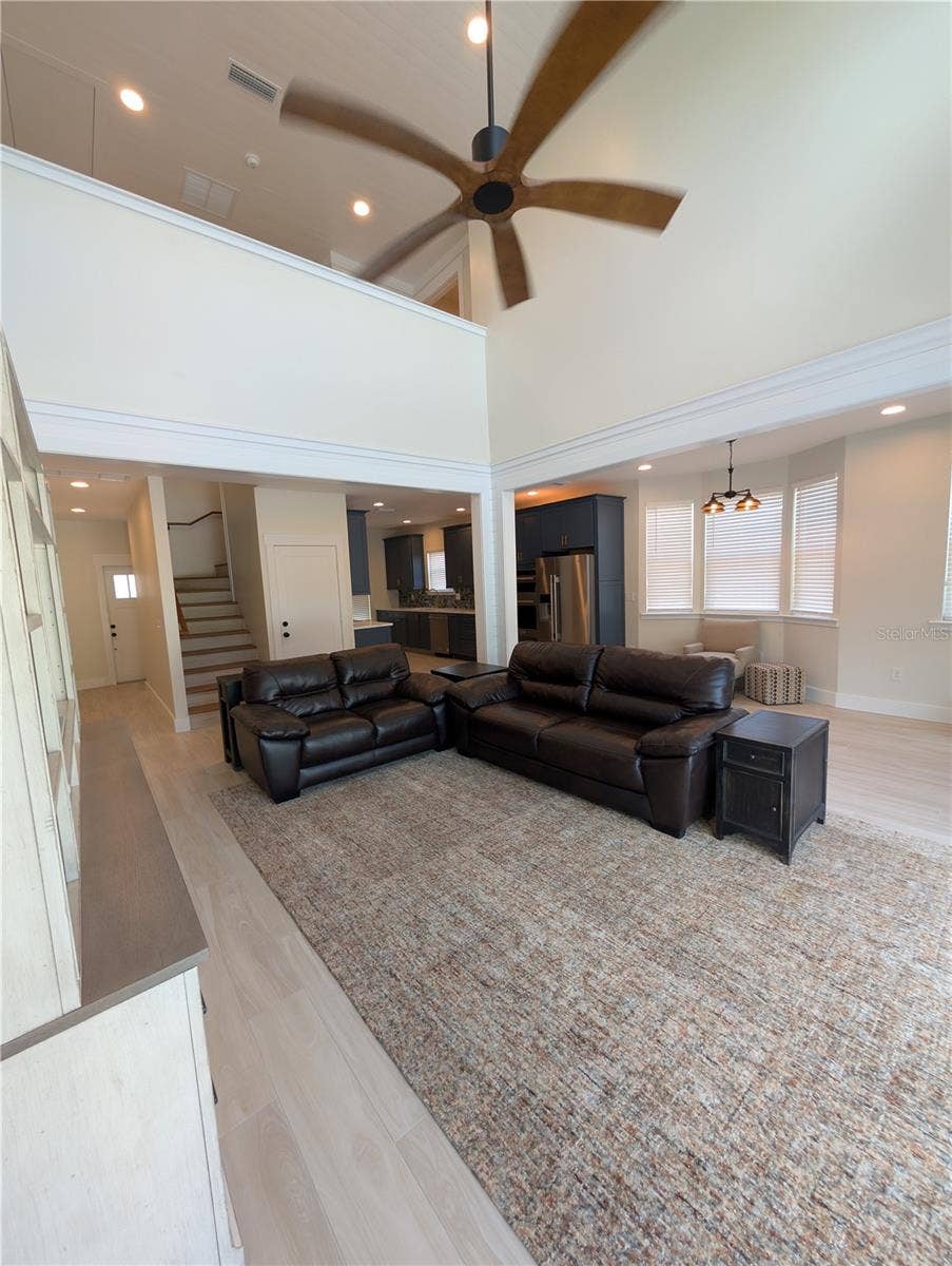 414 JESSAMINE BOULEVARD, Daytona Beach, FL 32118 Main house...living room