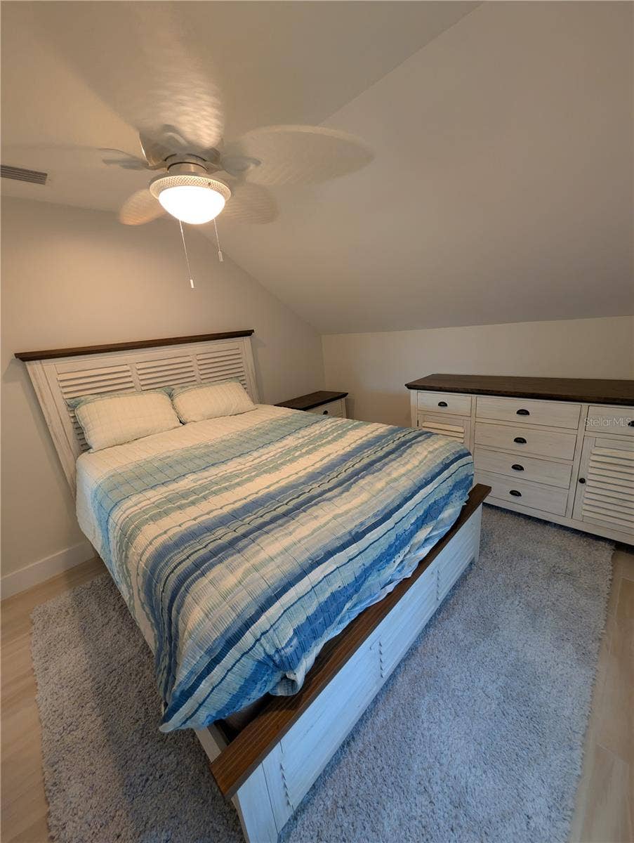 414 JESSAMINE BOULEVARD, Daytona Beach, FL 32118 Main house...3rd floor bedroom