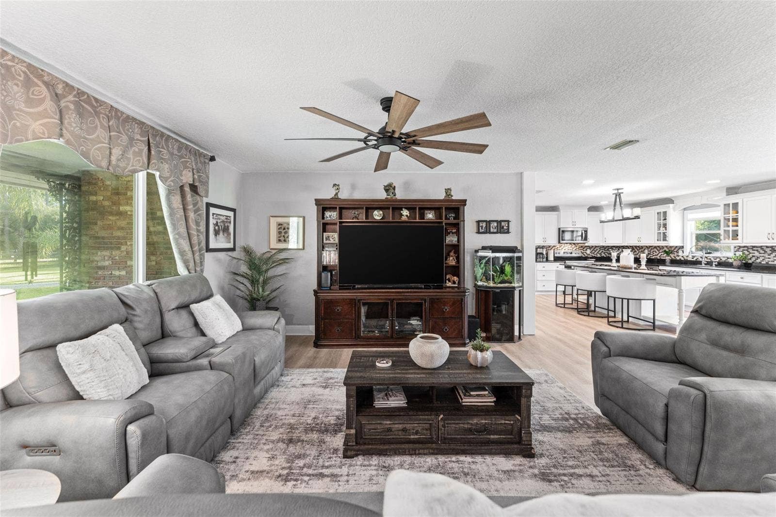 2131 W POINSETTIA DRIVE, Port Orange, FL 32128 2131 W POINSETTIA DRIVE, Port Orange, FL 32128