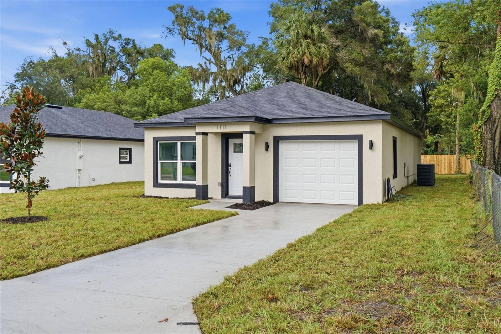 1111 S ADELLE AVENUE, Deland, FL 32720