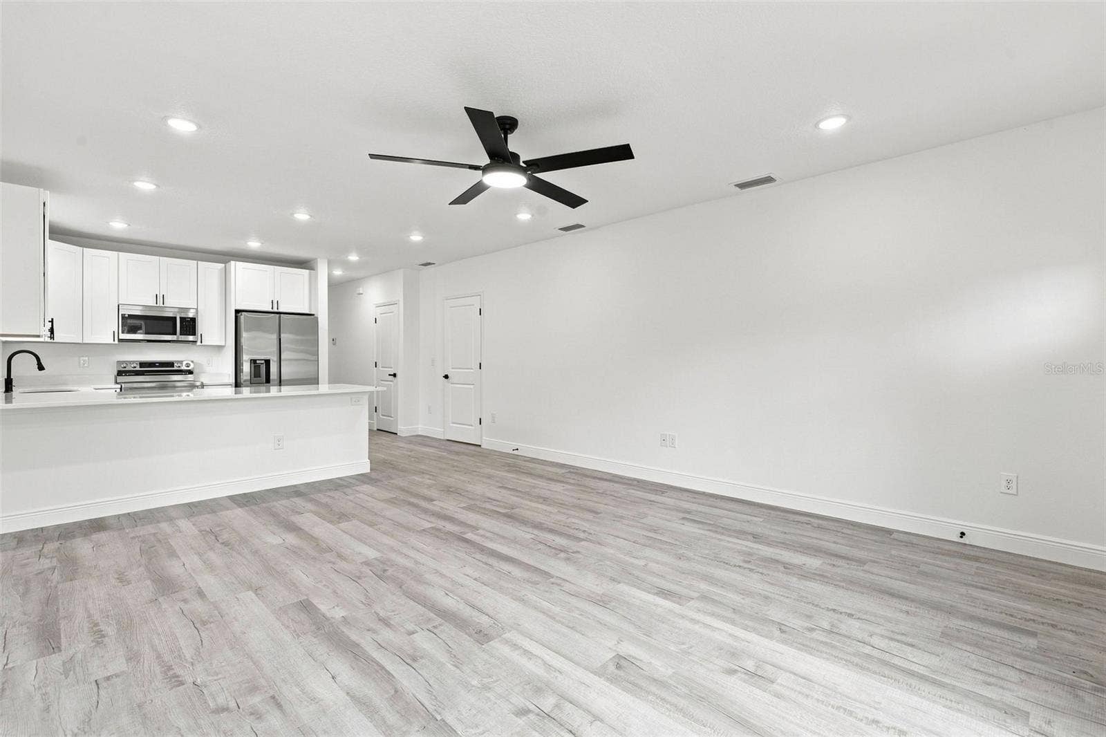 1111 S ADELLE AVENUE, Deland, FL 32720