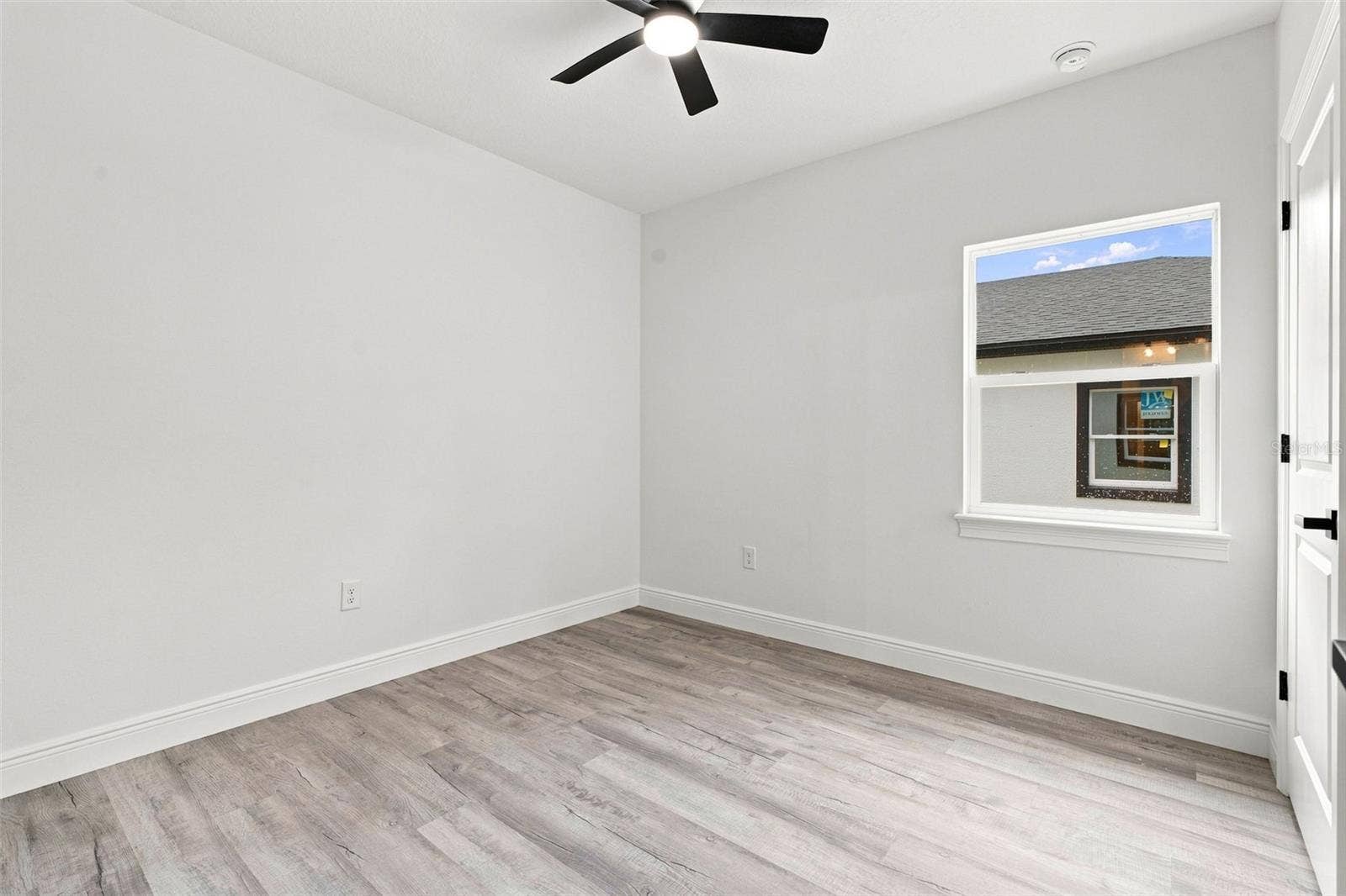 1111 S ADELLE AVENUE, Deland, FL 32720