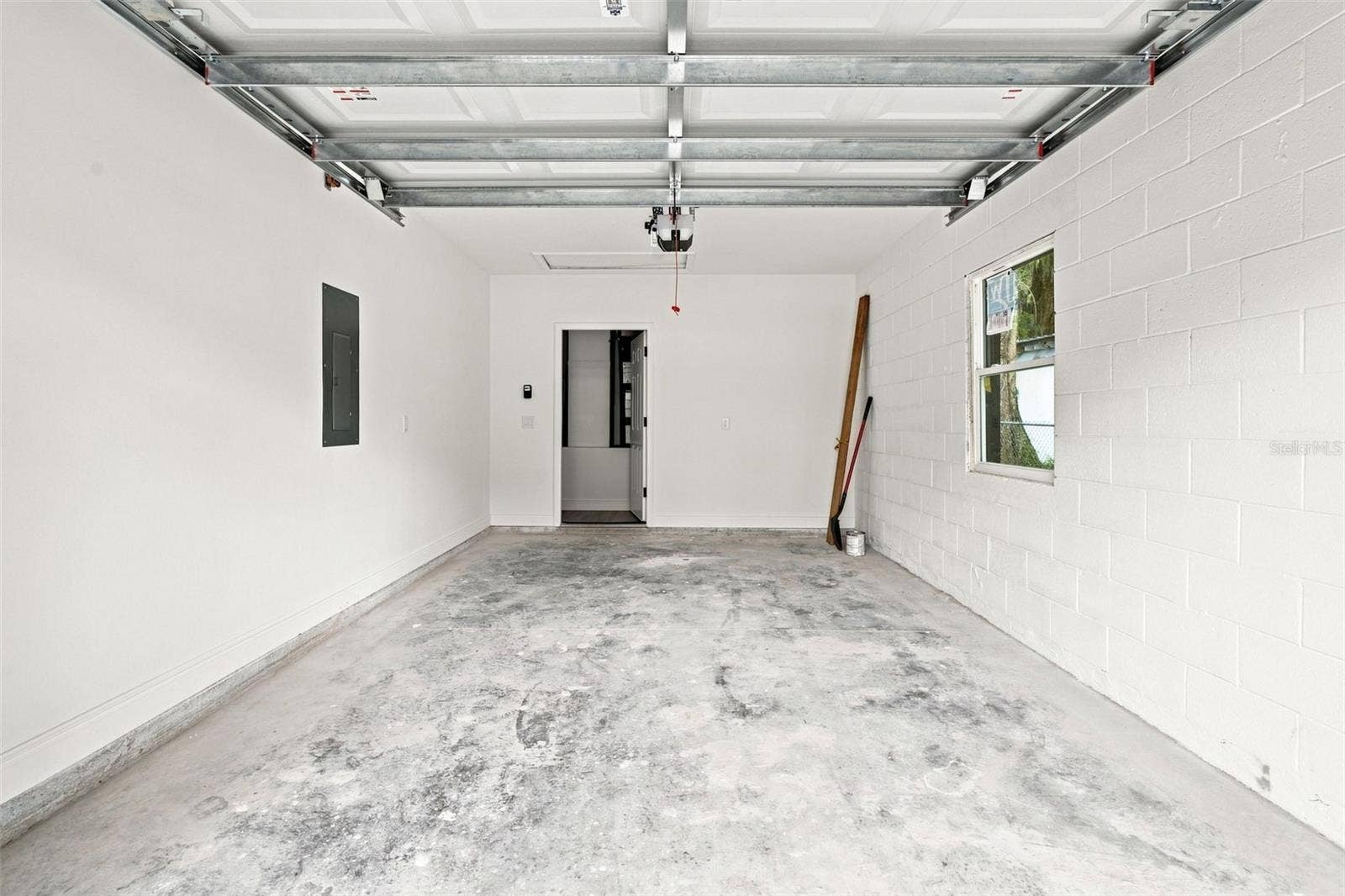 1111 S ADELLE AVENUE, Deland, FL 32720