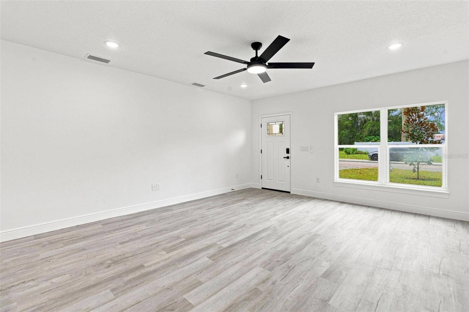 1111 S ADELLE AVENUE, Deland, FL 32720