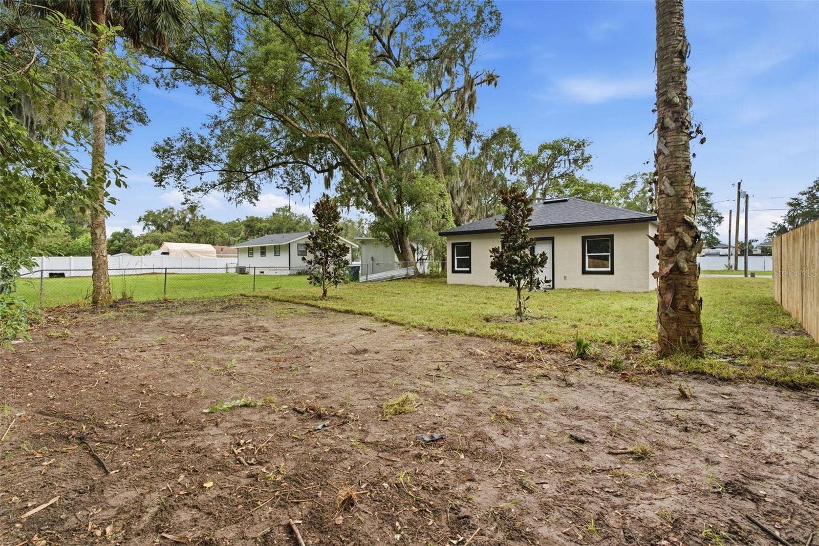 1111 S ADELLE AVENUE, Deland, FL 32720