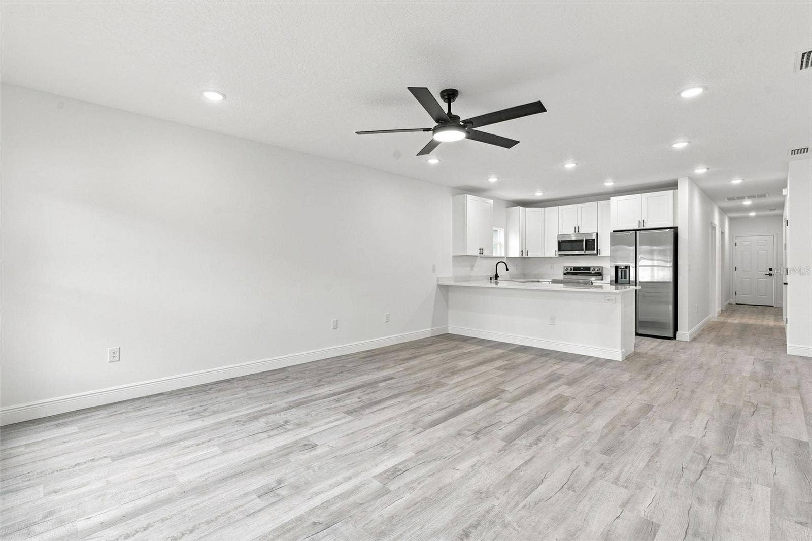 1111 S ADELLE AVENUE, Deland, FL 32720