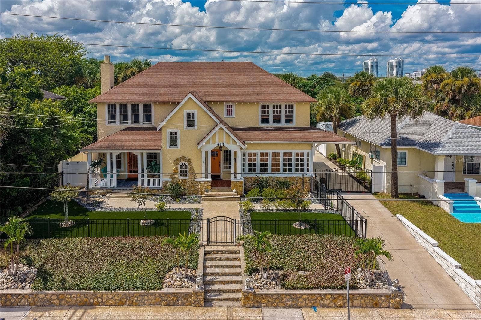 417 N GRANDVIEW AVENUE, Daytona Beach, FL 32118 High above street level