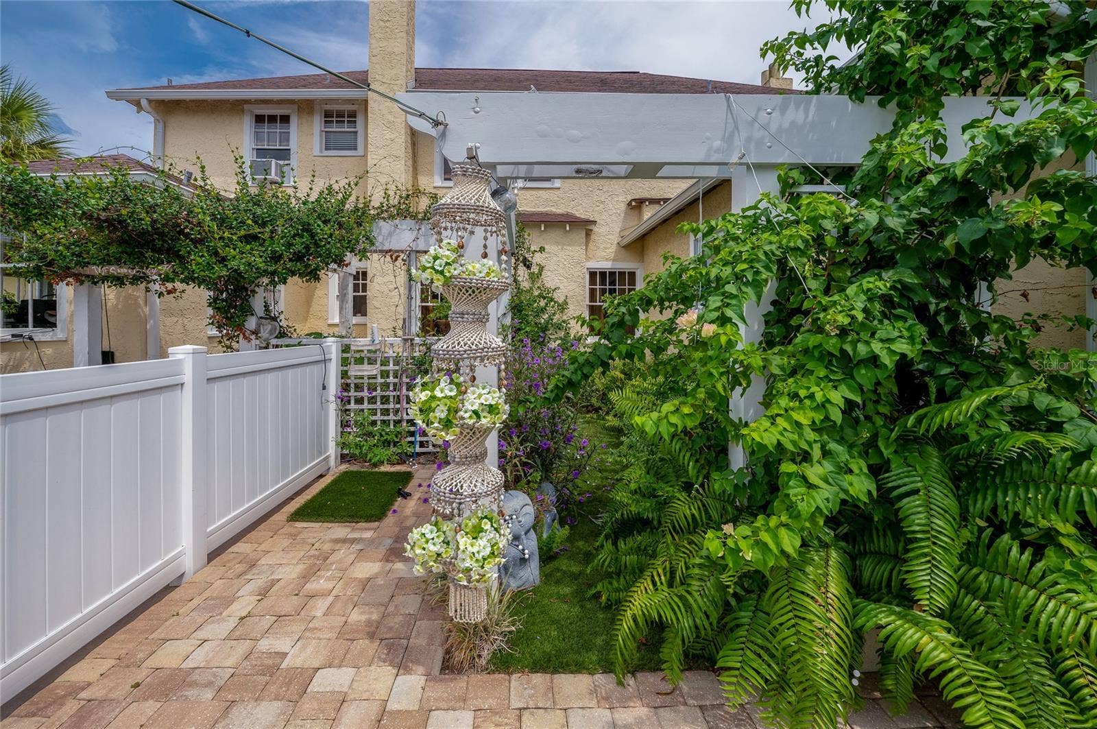 417 N GRANDVIEW AVENUE, Daytona Beach, FL 32118 Backyard oasis