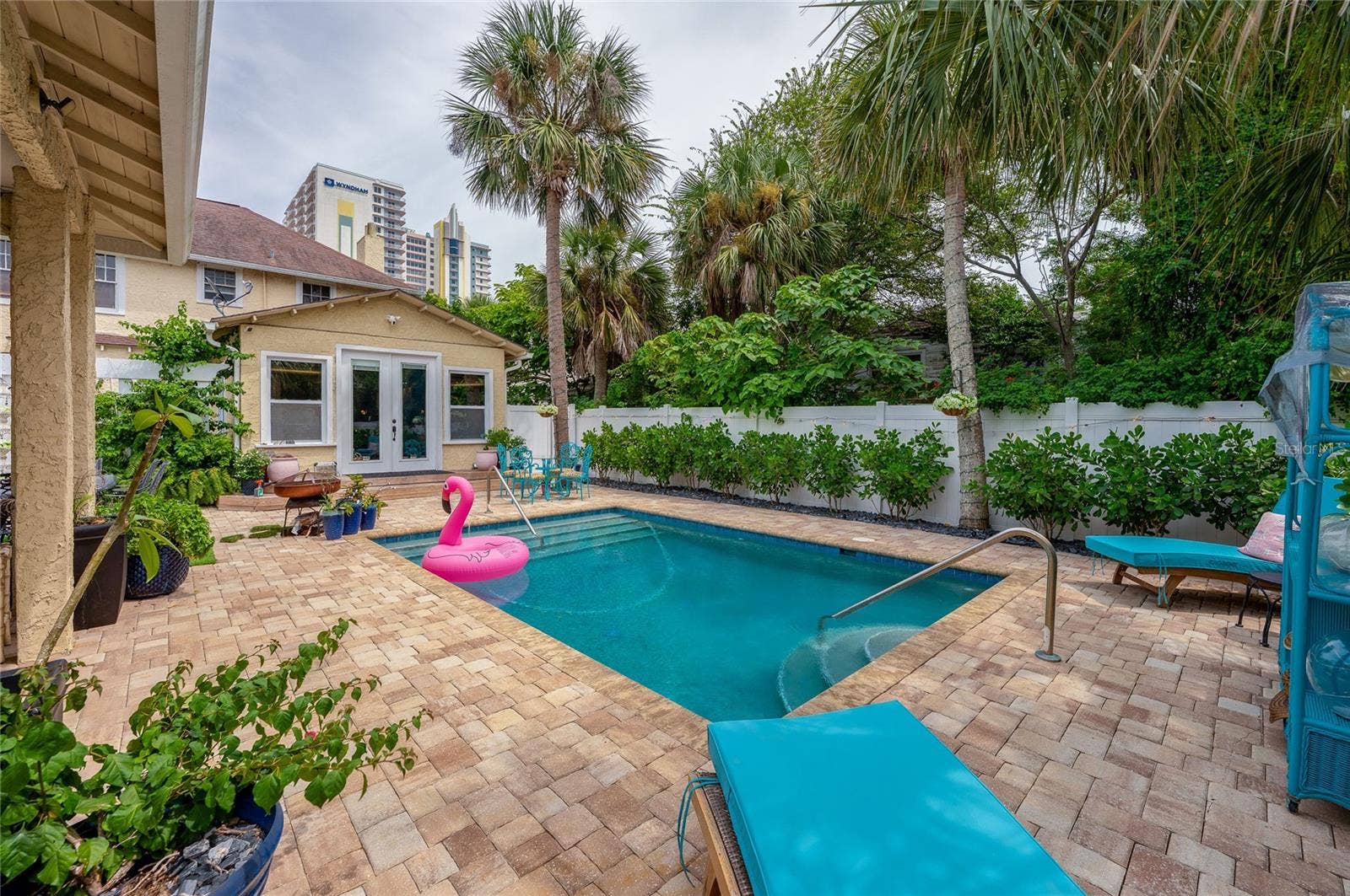 417 N GRANDVIEW AVENUE, Daytona Beach, FL 32118 Salt-chlorinated pool