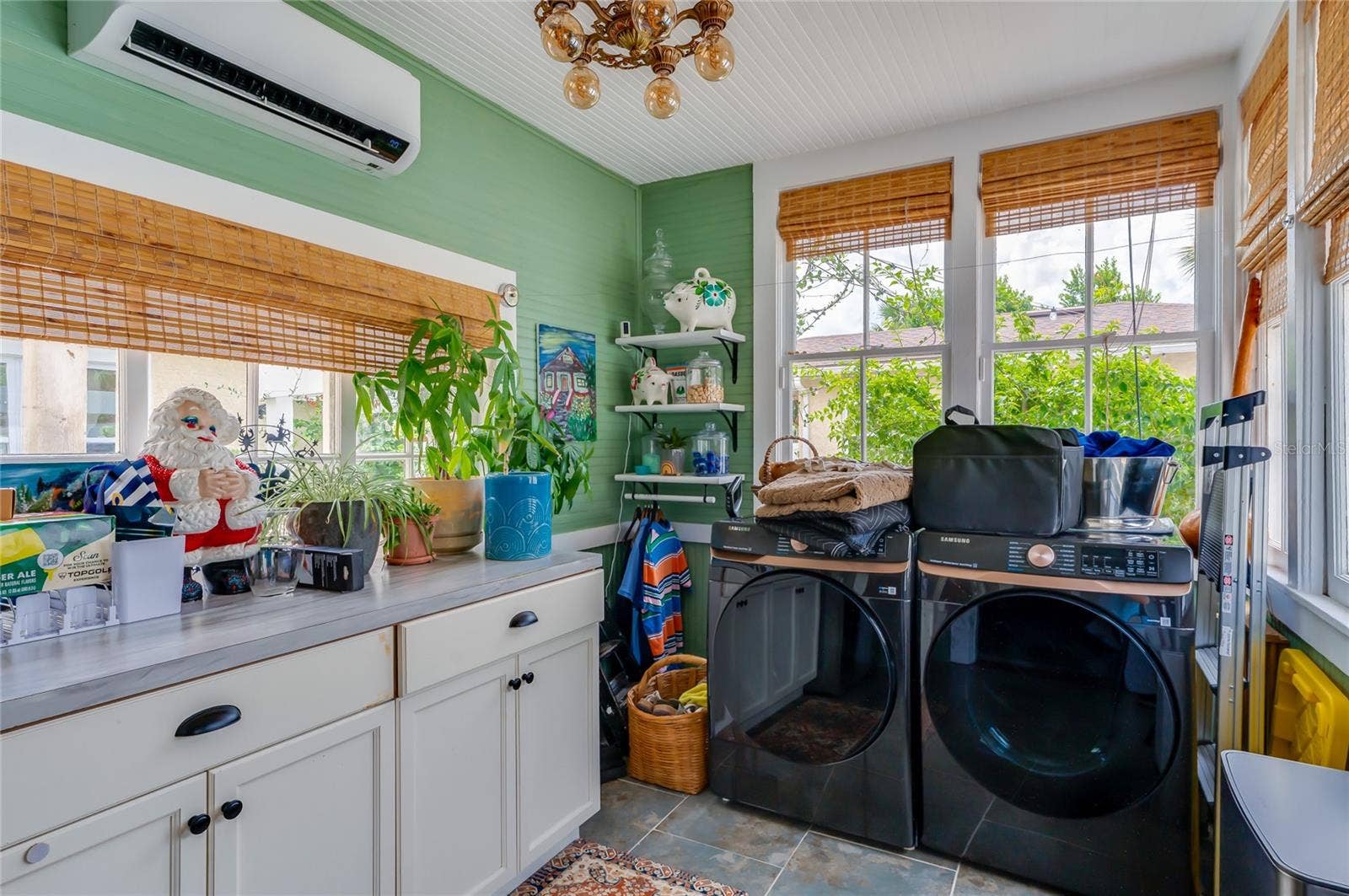 417 N GRANDVIEW AVENUE, Daytona Beach, FL 32118 Laundry room