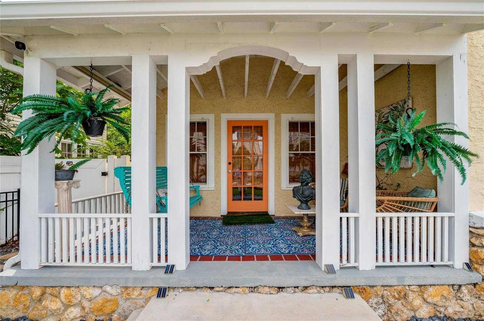 417 N GRANDVIEW AVENUE, Daytona Beach, FL 32118 South side front porch