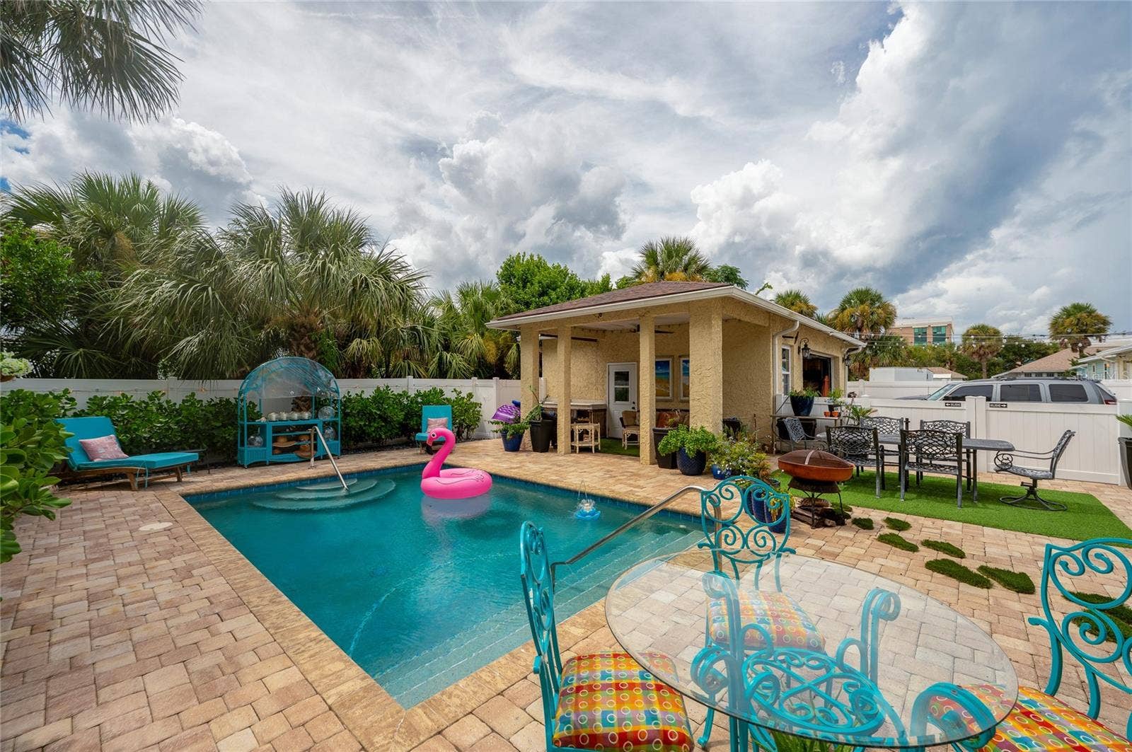 417 N GRANDVIEW AVENUE, Daytona Beach, FL 32118 Salt-chlorinated pool, open-air patio, fan-cooled cabana