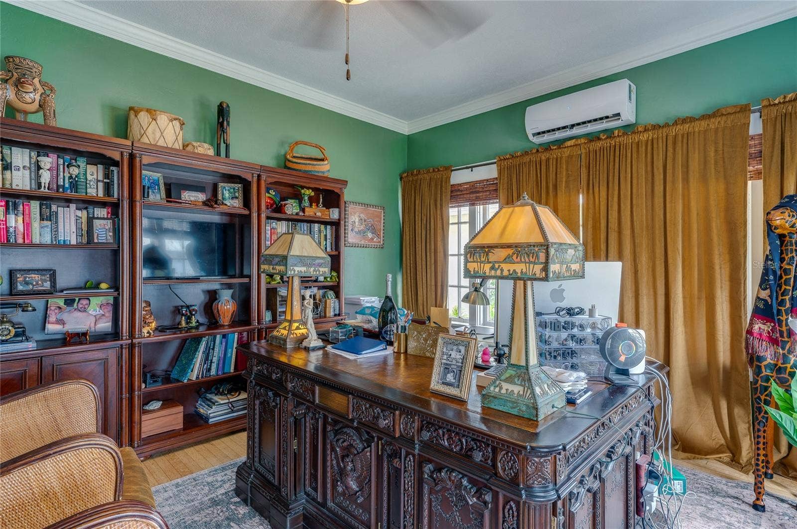 417 N GRANDVIEW AVENUE, Daytona Beach, FL 32118 Office - Oval office replica desk
