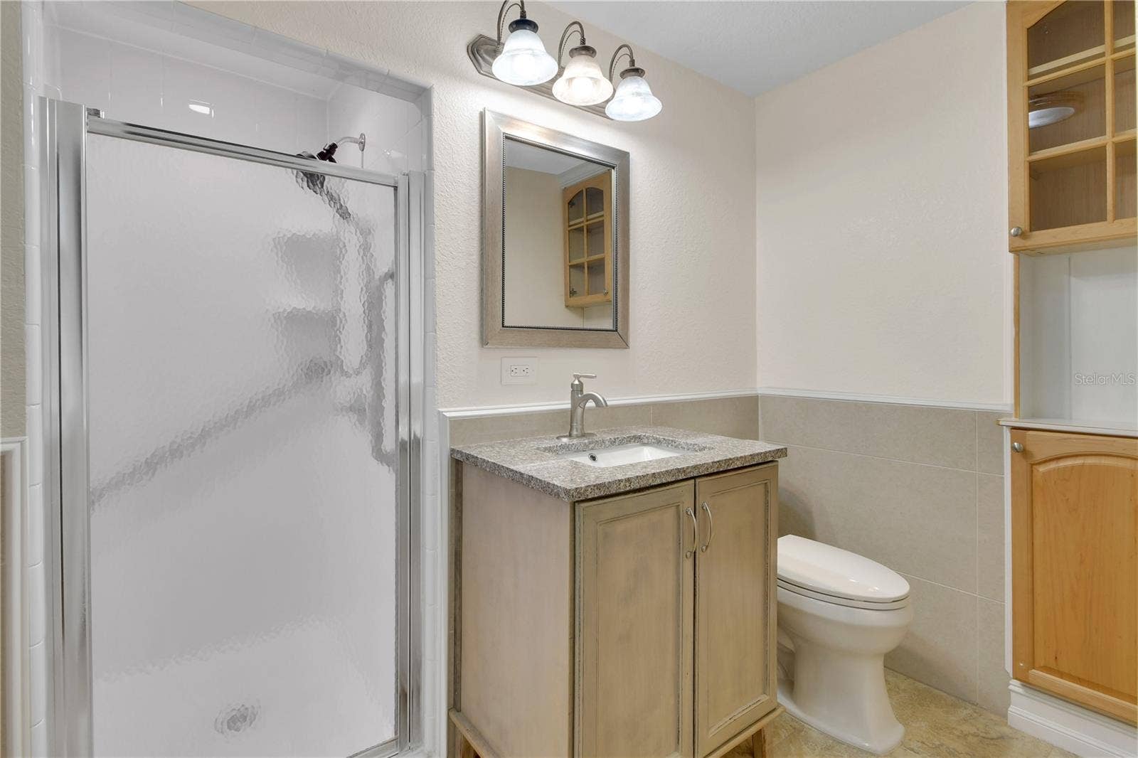 903 E NEW YORK AVENUE, Deland, FL 32724 DOWNSTAIRS BATH