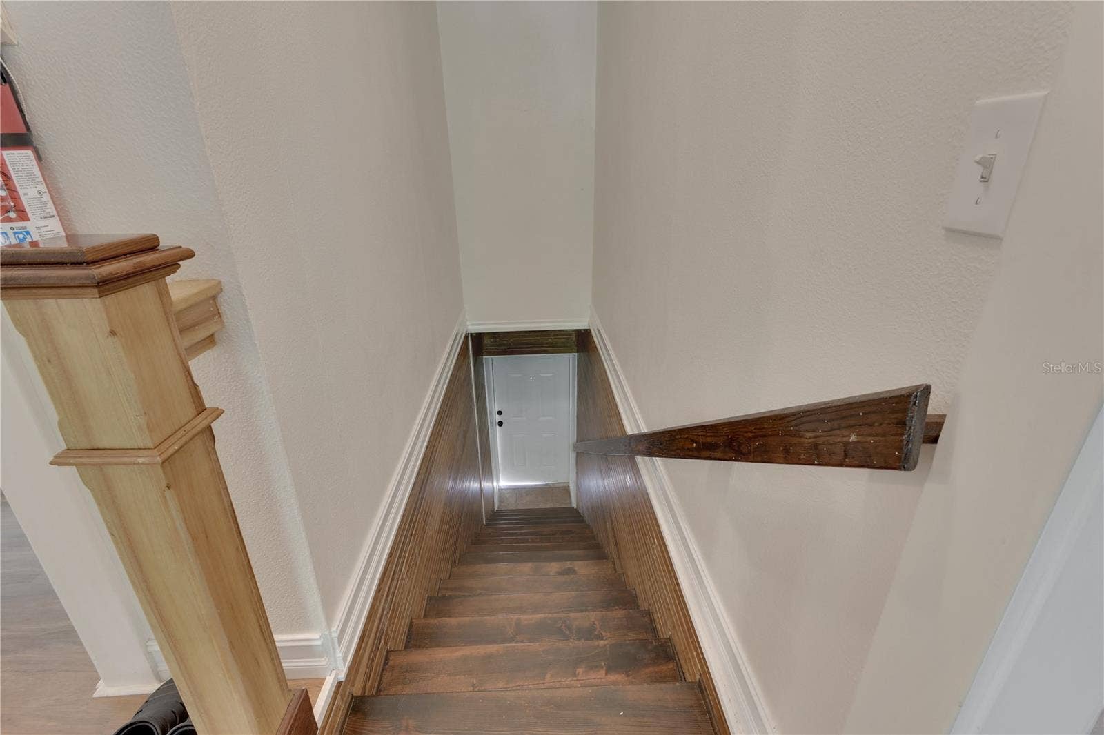 903 E NEW YORK AVENUE, Deland, FL 32724 STAIRS FROM UPSTAIRS