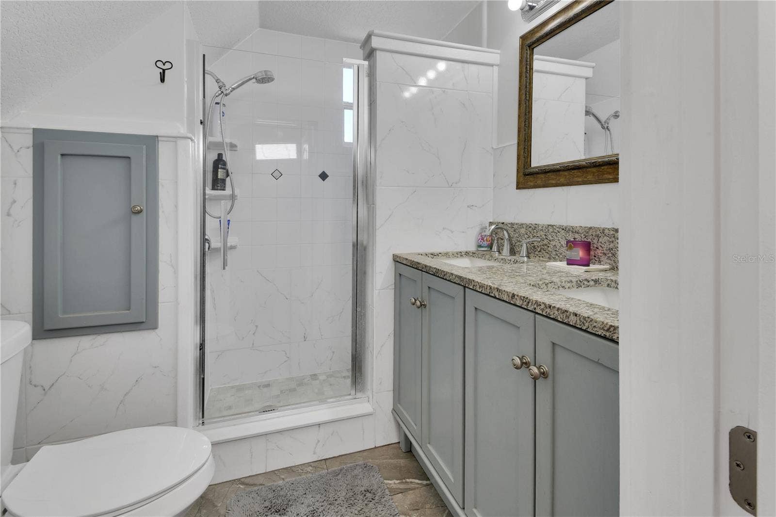 903 E NEW YORK AVENUE, Deland, FL 32724 UPSTAIRS BATHROOM