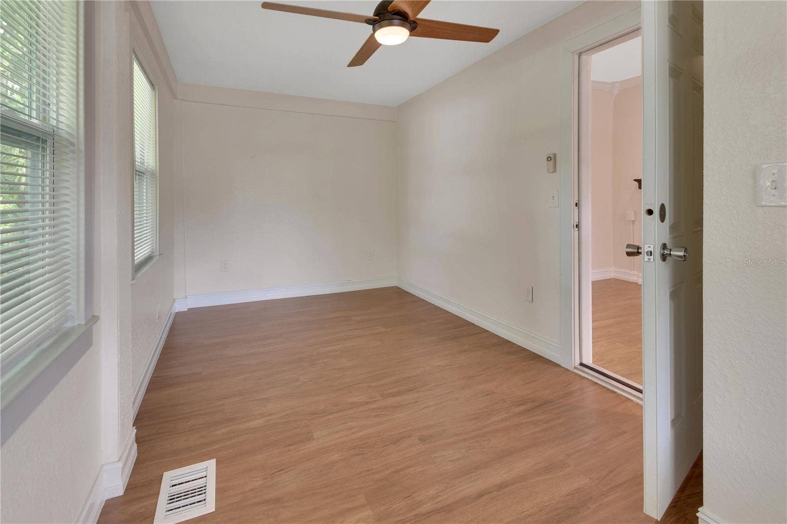 903 E NEW YORK AVENUE, Deland, FL 32724 903 E NEW YORK AVENUE, Deland, FL 32724