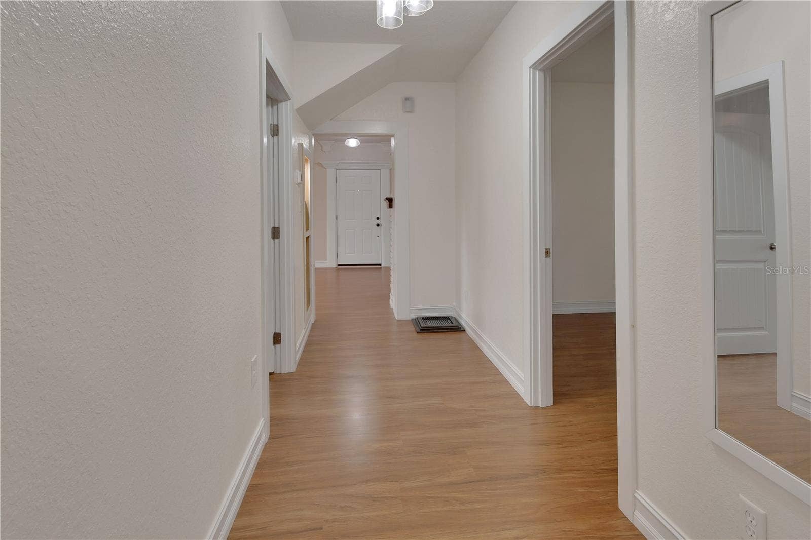 903 E NEW YORK AVENUE, Deland, FL 32724 DOWN STAIR HALL