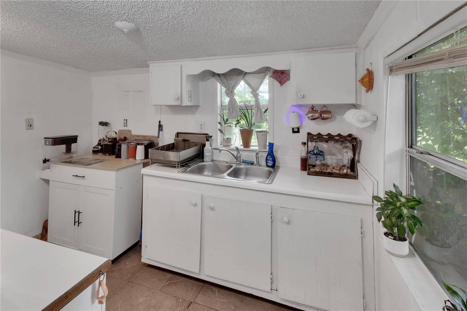 18931 E ALTOONA ROAD, Altoona, FL 32702 Kitchen