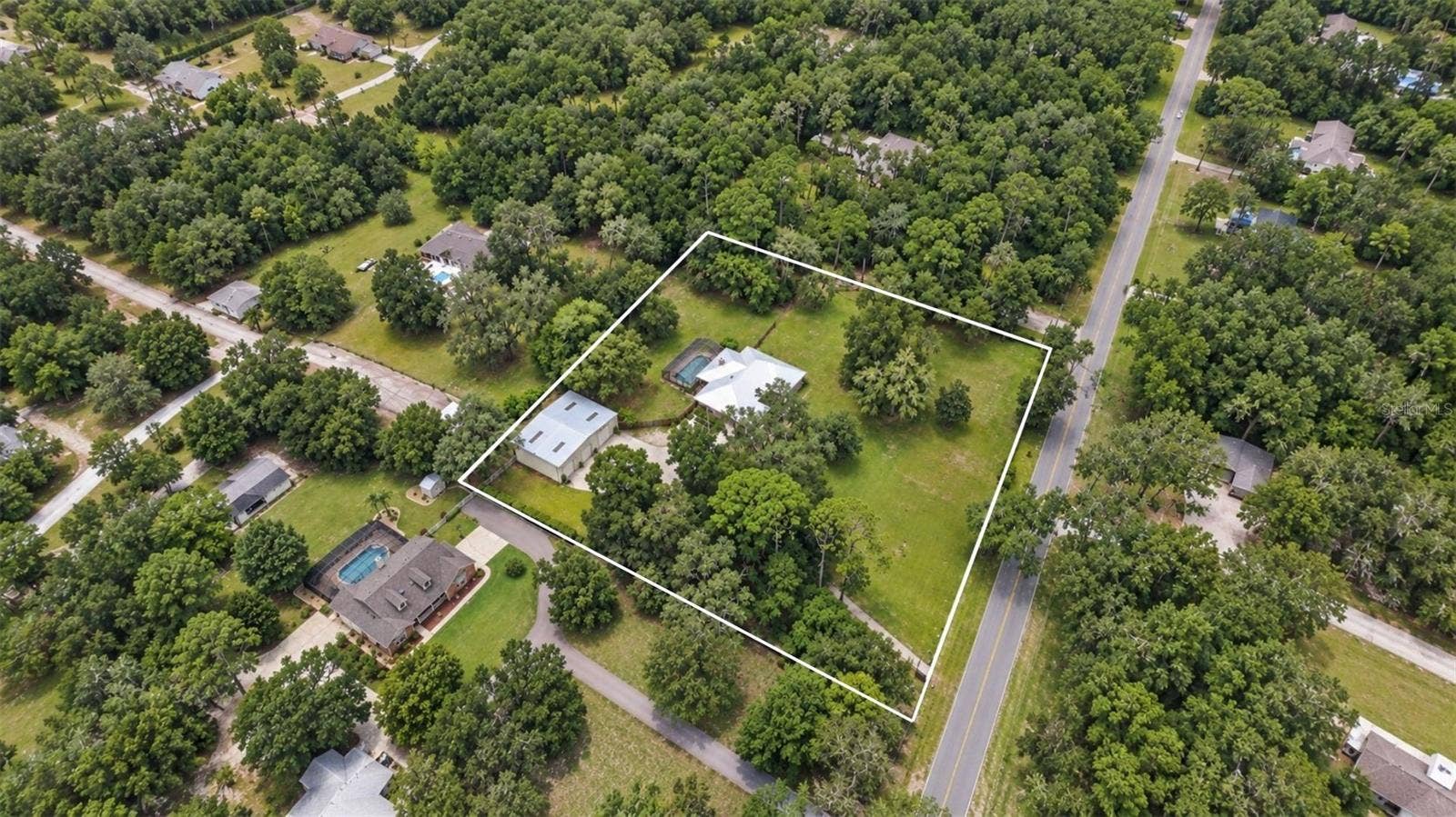 1530 W BERESFORD ROAD, Deland, FL 32720 PROPERTY OUTLINE