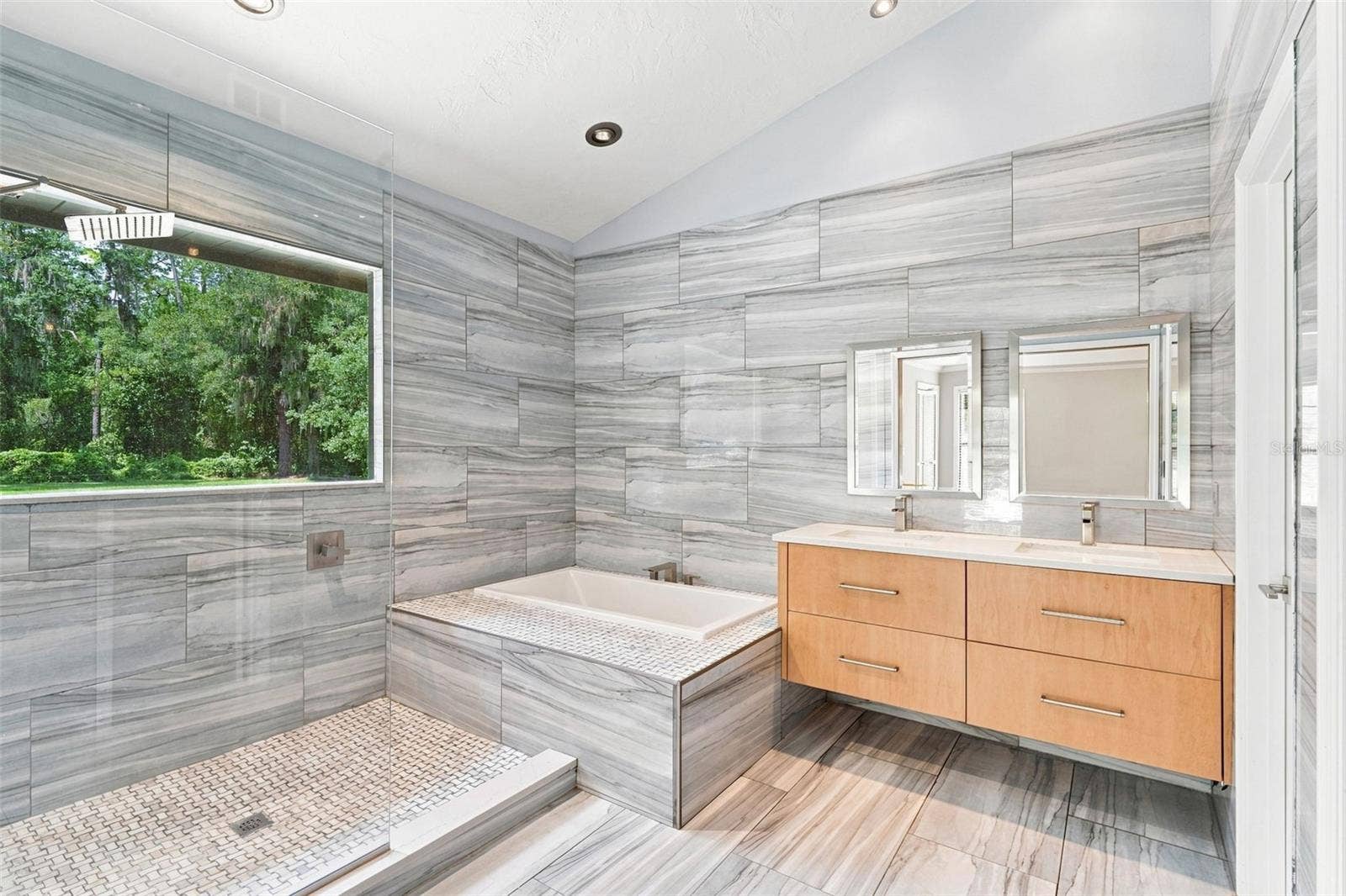 1530 W BERESFORD ROAD, Deland, FL 32720 PRIMARY BATHROOM