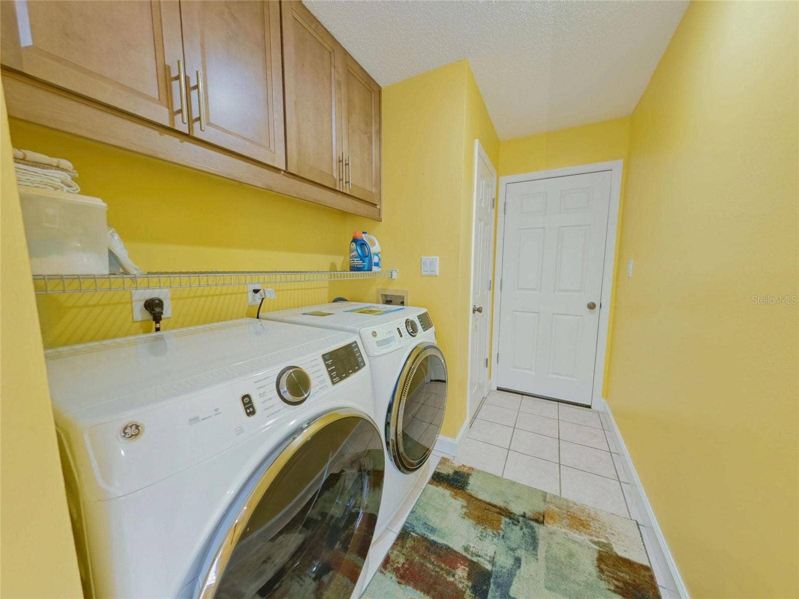 2490 S GLEN EAGLES DRIVE, Deland, FL 32724 washer & dryer remain