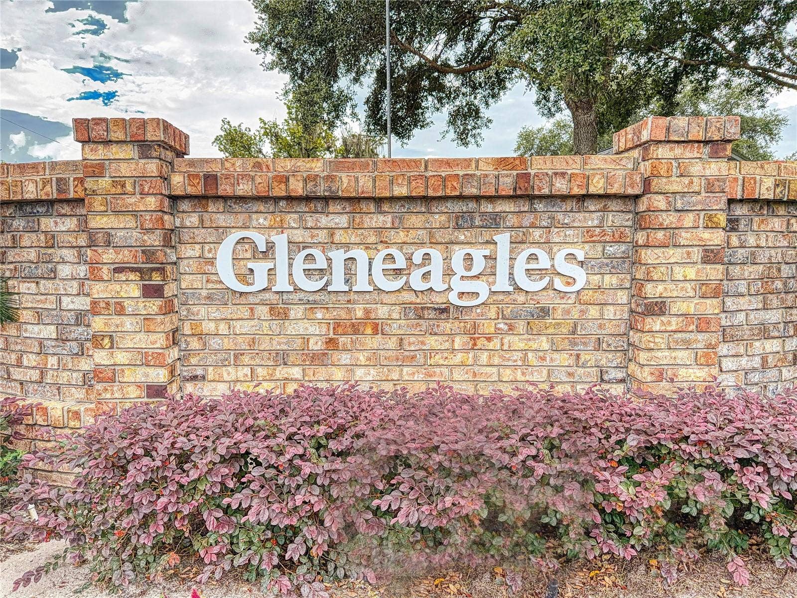 2490 S GLEN EAGLES DRIVE, Deland, FL 32724 2490 S GLEN EAGLES DRIVE, Deland, FL 32724