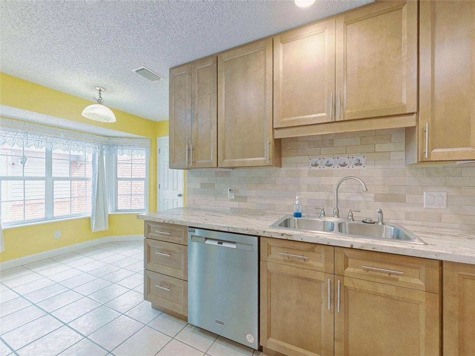 2490 S GLEN EAGLES DRIVE, Deland, FL 32724 2490 S GLEN EAGLES DRIVE, Deland, FL 32724