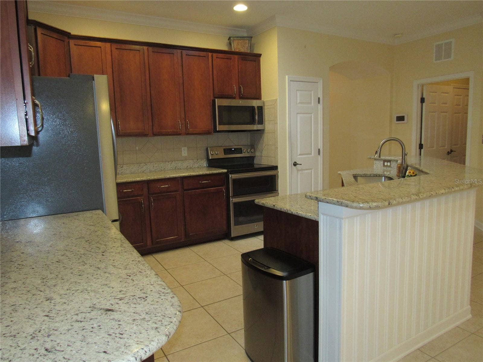 506 HERON POINT WAY, Deland, FL 32724 LOTS OF COUNTER SPACE AND STORAGE