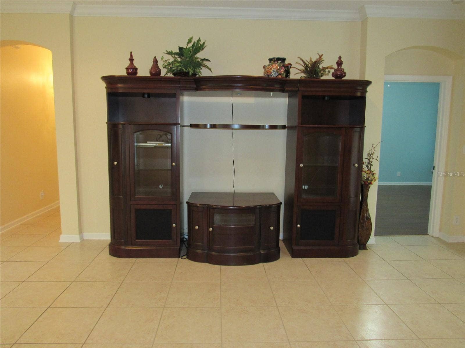 506 HERON POINT WAY, Deland, FL 32724 LOTS OF WALL SPACE