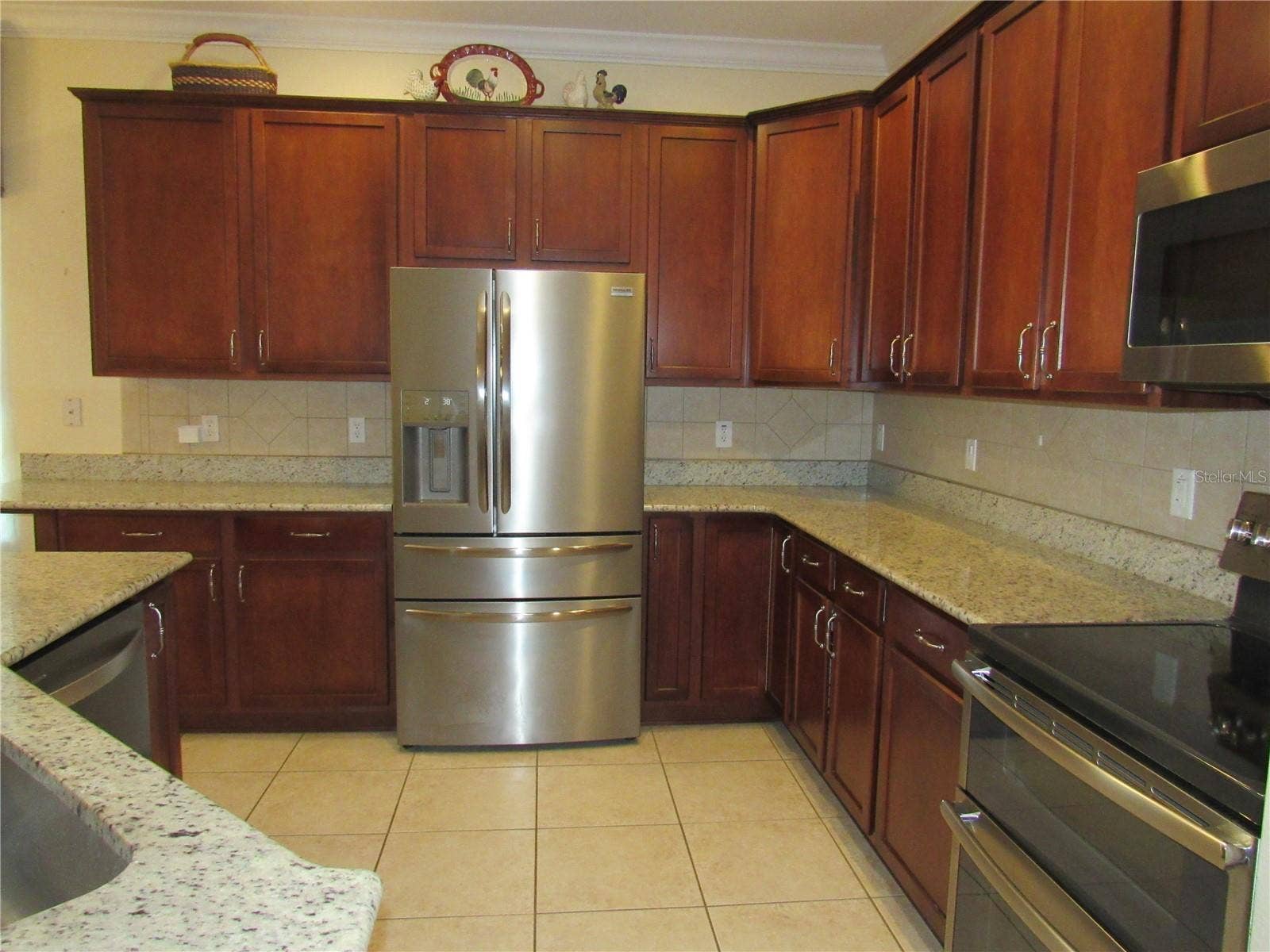 506 HERON POINT WAY, Deland, FL 32724 STAINLESS APPLIANCES