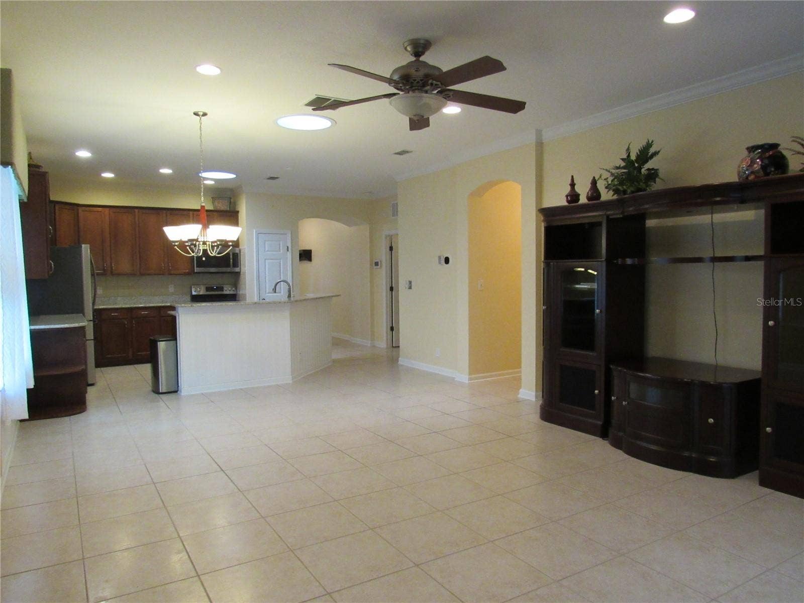 506 HERON POINT WAY, Deland, FL 32724 KITCHEN LIVING ROOM COMBO