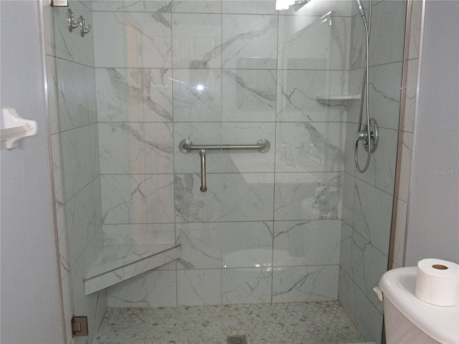 506 HERON POINT WAY, Deland, FL 32724 GUEST BATH WALK IN SHOWER