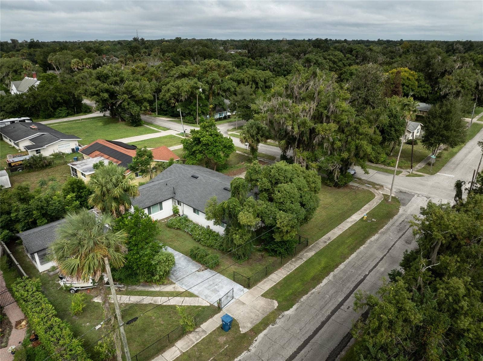 1004 N CAMPHOR LANE, Deland, FL 32720 1004 N CAMPHOR LANE, Deland, FL 32720